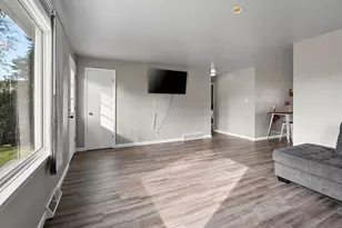 822 Ardennes St, Green Bay, WI 54303 - Photo 8