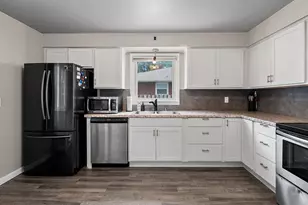 822 Ardennes St, Green Bay, WI 54303 - Photo 10