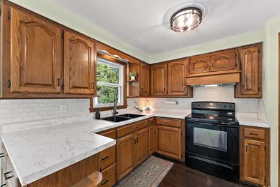 2316 Meadow Lane, Green Bay, WI 54301 - Photo 10