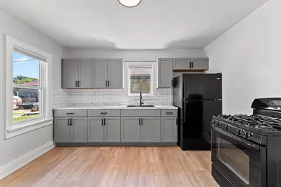 1021 Klaus Street, Green Bay, WI 54302 - Photo 6