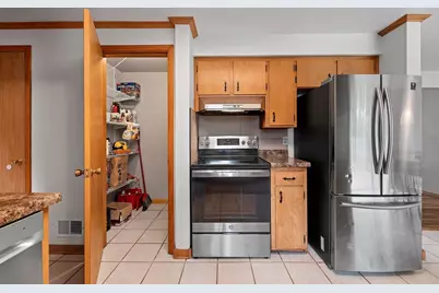 140 Helene Court, Green Bay, WI 54301 - Photo 16
