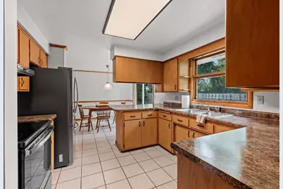 140 Helene Court, Green Bay, WI 54301 - Photo 14