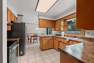 140 Helene Ct, Green Bay, WI 54301 - Photo 14