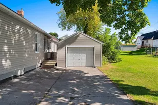 1571 Charles St, Green Bay, WI 54302 - Photo 4