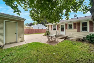 2124 S Fountain Ave, Appleton, WI 54915 - Photo 24