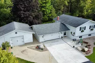 N6277 Creek Rd, Fond du Lac, WI 54937 - Photo 1