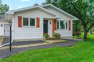 302 Hill Rd, Rosendale, WI 54974 - Photo 4