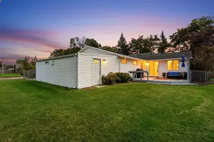 3467 Golf Dr, Green Bay, WI 54311 - Photo 2