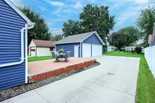 1715 E College Ave, Appleton, WI 54915 - Photo 4