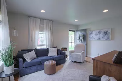 932 Mansion Street, De Pere, WI 54115 - Photo 6