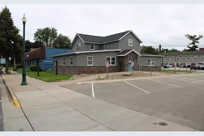 118 E Division Street, Shawano, WI 54166 - Photo 2