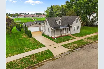 189 E Berlin Street, Berlin, WI 54923 - Photo 2