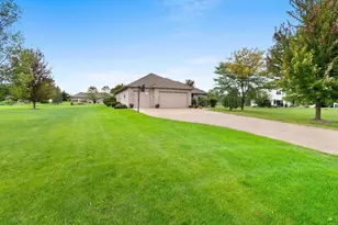 442 Windmill Dr, Kaukauna, WI 54130 - Photo 4