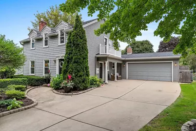 254 Warren Court, Green Bay, WI 54301 - Photo 1