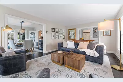 254 Warren Court, Green Bay, WI 54301 - Photo 4