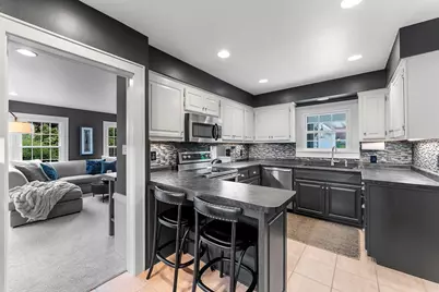 254 Warren Court, Green Bay, WI 54301 - Photo 6