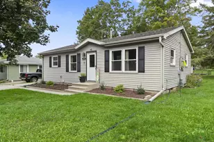 420 S Milwaukee Ave, Oconto Falls, WI 54154 - Photo 2