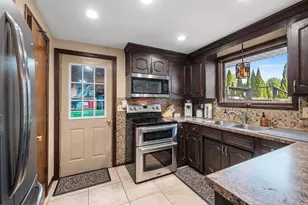 2578 Vicki Ln, Green Bay, WI 54311 - Photo 10