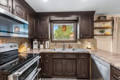 2578 Vicki Lane, Green Bay, WI 54311 - Photo 12