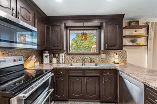 2578 Vicki Ln, Green Bay, WI 54311 - Photo 12
