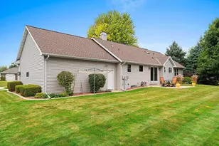 2554 Jody Dr, New Franken, WI 54229 - Photo 2