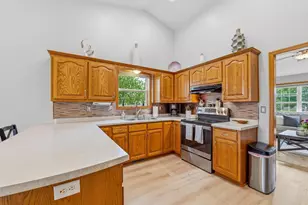 172 Yacoub Ln, Fond du Lac, WI 54935 - Photo 8