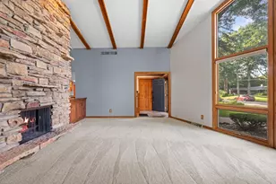 3046 Bayview Dr, Green Bay, WI 54311 - Photo 12