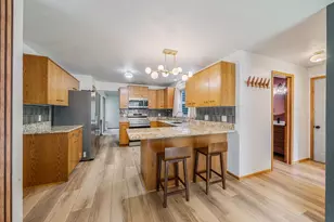 1730 N Briarcliff Dr, Appleton, WI 54915 - Photo 16