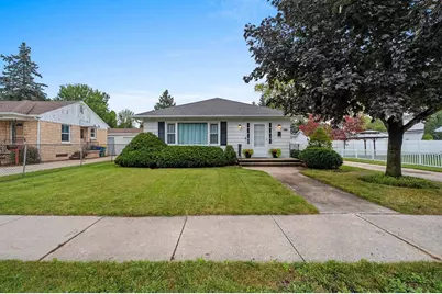 994 Roscoe Street, Green Bay, WI 54304 - Photo 2
