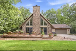 2098 Shawnee Ln, Oshkosh, WI 54901 - Photo 1