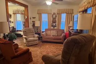 19 W 14th St, Clintonville, WI 54929 - Photo 2