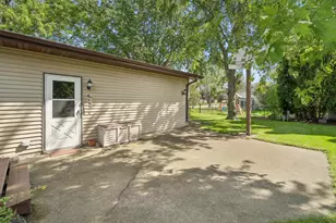 1135 Heritage Trail, Oshkosh, WI 54904 - Photo 26
