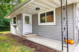 1730 W Edgewood Dr, Appleton, WI 54913 - Photo 2