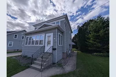 719 W 6th Avenue, Oshkosh, WI 54902 - Photo 2