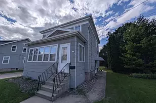 719 W 6th Ave, Oshkosh, WI 54902 - Photo 2