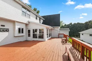 1498 Parkway Dr, Green Bay, WI 54304 - Photo 12