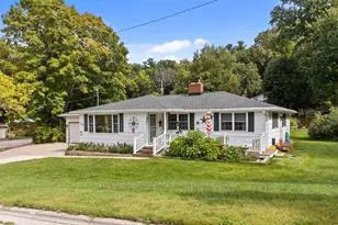 149 Sheridan Dr, Green Bay, WI 54302 - Photo 1