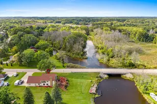 3350 Lakeview Dr, Suamico, WI 54173 - Photo 70