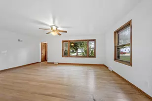 1427 Emilie St, Green Bay, WI 54301 - Photo 4
