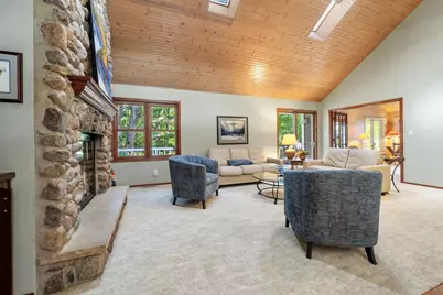 2085 Crestwood Springs Drive, Green Bay, WI 54304 - Photo 10