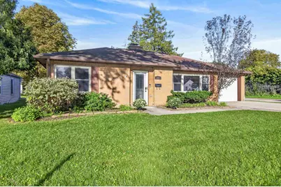 421 S Lake Street, Neenah, WI 54956 - Photo 2