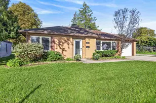 421 S Lake St, Neenah, WI 54956 - Photo 2