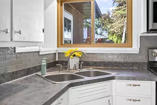421 S Lake St, Neenah, WI 54956 - Photo 24