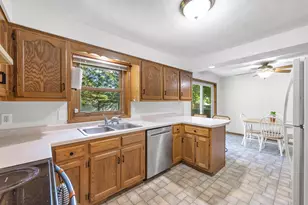 610 S Wild Rose Ln, Appleton, WI 54914 - Photo 12