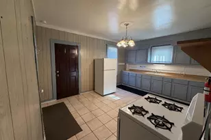 830 Elmore St, Green Bay, WI 54303 - Photo 2