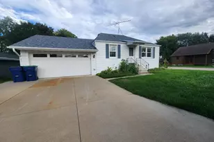 603 N 7th St, Winneconne, WI 54986 - Photo 2