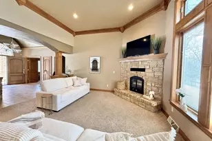 448 Harvest Rd, Green Bay, WI 54302 - Photo 6