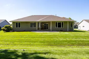 140 Thackery Dr, Oshkosh, WI 54904 - Photo 34