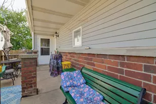 617 Victoria Ct, Green Bay, WI 54311 - Photo 2
