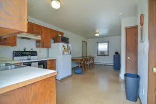 607 Victoria Ct, Green Bay, WI 54311 - Photo 2
